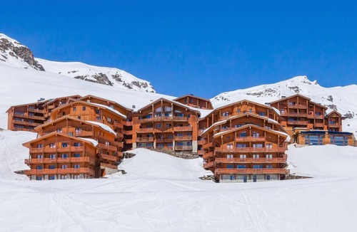 Val-Thorens Apartment | 300m from resort center, fitness, swimming pool, sauna, jacuzzi, hammam, balcony, tv, ski locker