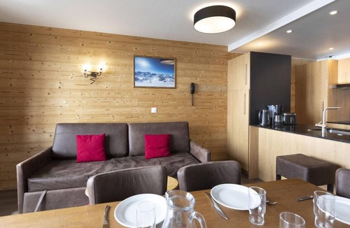 Val-Thorens Apartment | 300m from resort center, fitness, swimming pool, sauna, jacuzzi, hammam, balcony, tv, ski locker