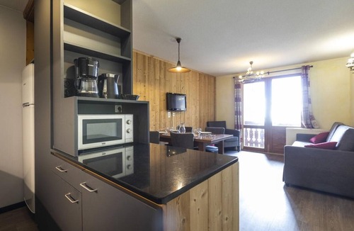 Val-Thorens Apartment | 300m from resort center, fitness, swimming pool, sauna, jacuzzi, hammam, balcony, tv, ski locker