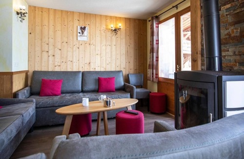 Val-Thorens Apartment | 300m from resort center, fitness, swimming pool, sauna, jacuzzi, hammam, balcony, fireplace or stove