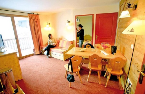 Le Corbier Apartment | 300m from resort center, fitness, swimming pool, sauna, parking, tv, 20-25m², Le Corbier
