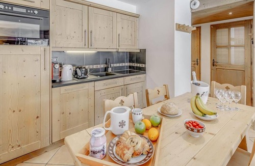 Les Almes Apartment | 300m from resort center, 3rd floor, balcony, tv, ski locker, 50m², Tignes