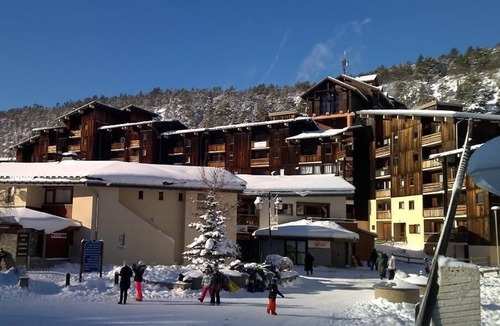 Villarodin-Bourget Apartment | 30m from resort center, 4th floor, balcony, parking, tv, ski locker, 35m², La Norma
