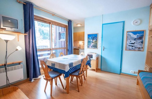 Villarodin-Bourget Apartment | 30m from resort center, 4th floor, balcony, parking, tv, ski locker, 35m², La Norma