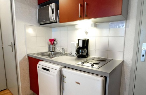 Villarodin-Bourget Apartment | 30m from resort center, 5th floor, balcony, parking, tv, ski locker, 27m², La Norma