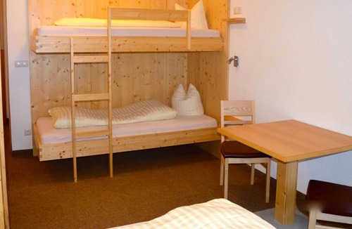 Mandarfen Cabin | 5-bed room with shower/toilet - Pitztal ski hut