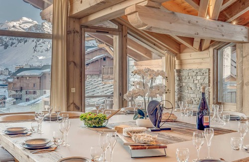 Les Almes Ski Chalet | 5* Chalet in Tignes - 450m² - 16 guests - Sauna, Jacuzzi, Game Room