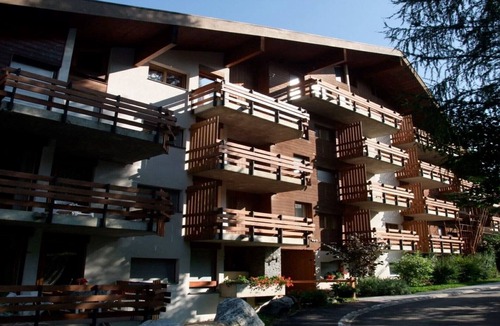 Anzere Apartment | 50 metres from the cable car, apartment with balcony, private collective parking, WIFI