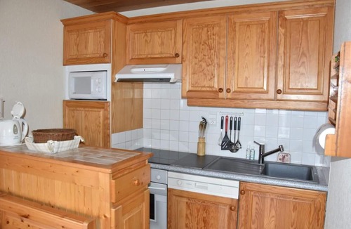 Champagny-en-Vanoise Apartment | 5th floor, view mountain, terrace, tv, 60m², Champagny-en-Vanoise