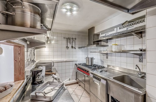 Les Almes Ski Chalet | 6-bedroom chalet, 6 bathrooms, Jacuzzi in Tignes