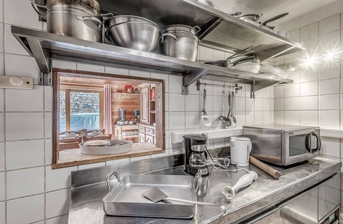 Les Almes Ski Chalet | 6-bedroom chalet, 6 bathrooms, Jacuzzi in Tignes