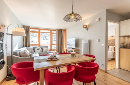 Arc-1800 Apartment | 7th floor, view ski slopes, fitness, swimming pool, sauna, hammam, balcony, tv, ski locker, 78m²
