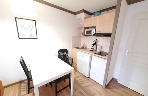 Besse-et-Saint-Anastaise Apartment | 87b