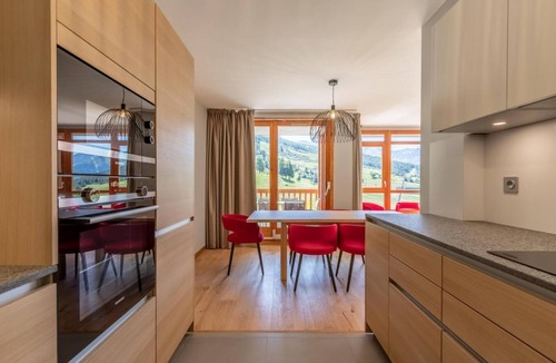 Arc-1800 Apartment | 9th floor, view ski slopes, fitness, swimming pool, sauna, hammam, balcony, fireplace or stove, tv