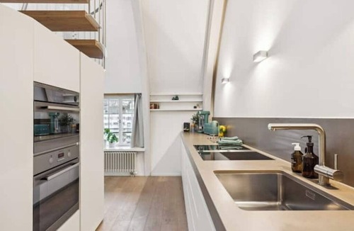 Niederdorf Apartment | AAA | Old Town Diamond | Private Rooftop Terrace