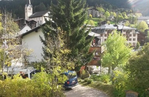 Fiesch Apartment | ABC Ferienwohnung 3 1. OG Nord-Ost Appartement/Fewo, Dusche oder Bad, WC by Interhome