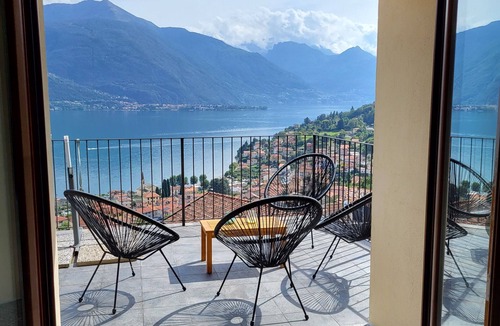 Calozzo Apartment | Amazing Lage View Apartment With Pool and 2 Terraces