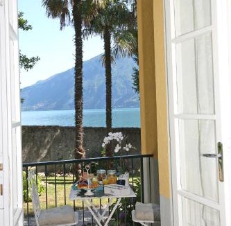 Limonta Apartment | Apartment A lago private beach and parking
