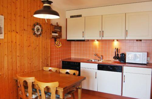 Veysonnaz Apartment | Apartment Beausoleil H by Interhome