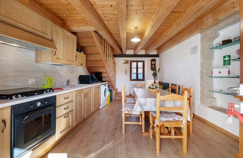 Armeno Apartment | Apartment 'Casa Elisa' with Mountain View, Balcony and Wi-Fi