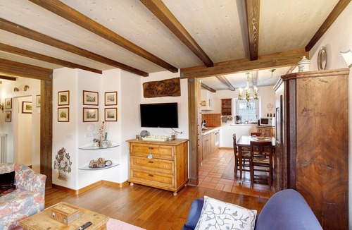 San Rocco Apartment | Apartment 'Chalet San Valentino' with Mountain View, Shared Garden and Wi-Fi