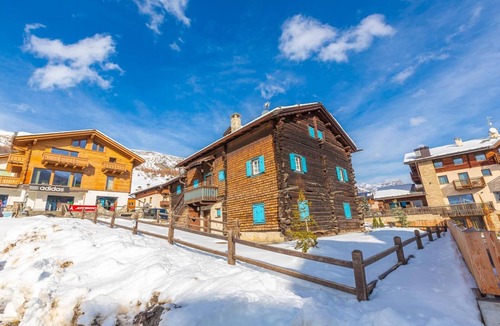 San Rocco Apartment | Apartment 'Chalet San Valentino' with Mountain View, Shared Garden and Wi-Fi