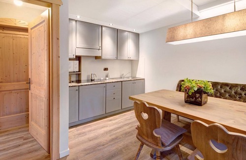 Livigno Ski Chalet | Apartment 'Chalet Sonne Comfort' with Mountain View, Shared Garden and Wi-Fi
