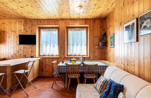 Pinzolo Apartment | Apartment Dolomiti Casa Lucia – Mountain View Retreat in Pinzolo