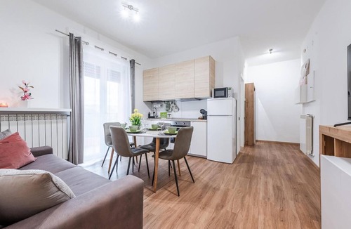Crocifissa di Rosa Apartment | Apartment 'Essenza Moderna' with Balcony, Wi-Fi and Air Conditioning
