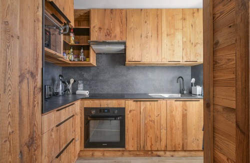 Belle Plagne Apartment | Apartment 'Lesetoilesdelaplagne Le Quartz' with Mountain View, Balcony and Wi-Fi