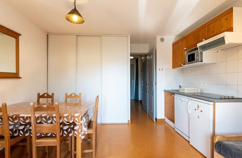 Saint-Sorlin-d'Arves Apartment | Apartment in Saint-Sorlin near Ski Resort