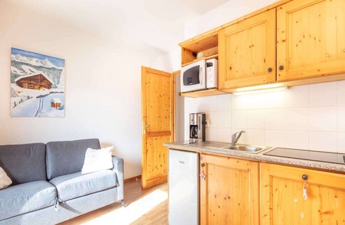 Saint-Sorlin-d'Arves Apartment | Apartment in Saint-Sorlin near Ski Resort
