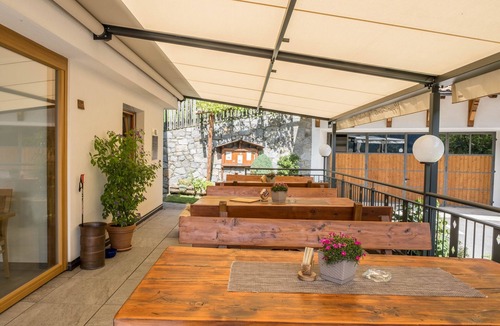 San Leonardo in Passiria Apartment | Apartment 'Hofschenke Pfeiftal - Bergwiese' with Mountain View, Shared Garden and Wi-Fi