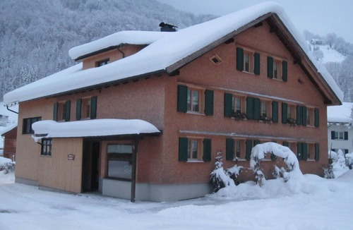 Mellau Apartment | Apartment 'Hangspitz' with Shared Garden and Wi-Fi