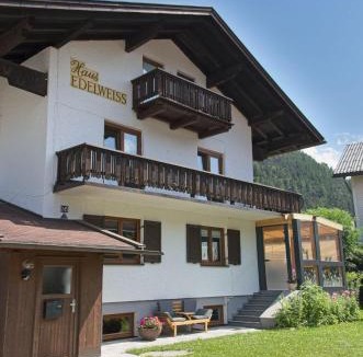 Scharnitz Apartment | Apartment "Haus Edelweiss"