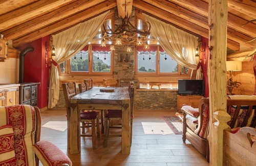 Monno Apartment | Apartment in Chalet 'Deluxe Room Stay' with Mountain View