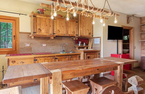Monno Apartment | Apartment in Chalet 'Open Space Deluxe' with Mountain View and Private Garden