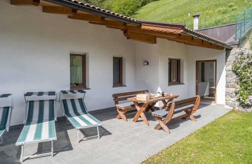 San Martino in Passiria Apartment | Apartment “ Pfandlerhof Rot” with Mountain View, Wi-Fi, Balcony & Garden