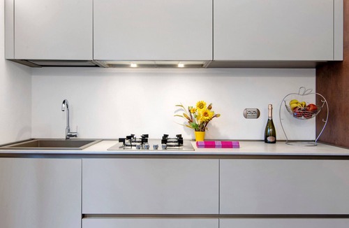Porlezza Apartment | Apartment 'La Sartoria' with Dedicated Parking and Air Conditioning