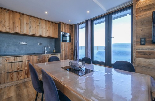 Aime Apartment | Apartment “Lesetoilesdelaplagne - Le Diamant” with Mountain View and Private Terrace
