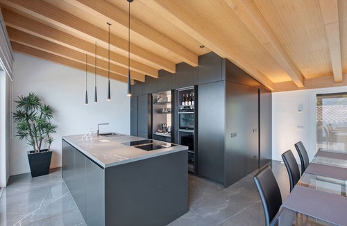 Lezzeno Apartment | Apartment 'Luxury Lakefront Penthouse' with Lake View, Wi-Fi and Air Conditioning