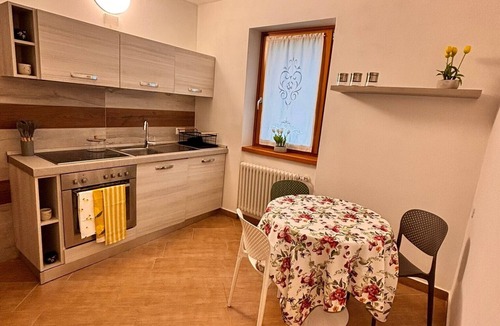 Roncone Apartment | Apartment 'Meridiana' with Mountain View and Wi-Fi