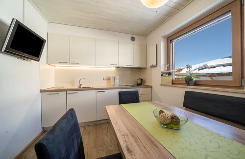 Avelengo Apartment | Apartment "Mittager" near the ski area with forest view, balcony, and shared garden