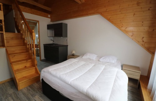 Valloire Apartment | Apartment - S14 - sleeps 14 - 4 double beds 6 single beds - terrace
