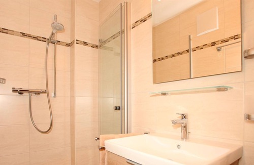 Riezlern Apartment | Apartment shower / toilet "B2" - Etschmann guest house