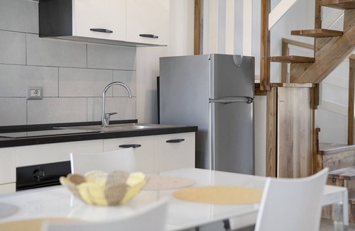 Nuova Olonio Apartment | Apartment 'Silver' with Wi-Fi and Air Conditioning