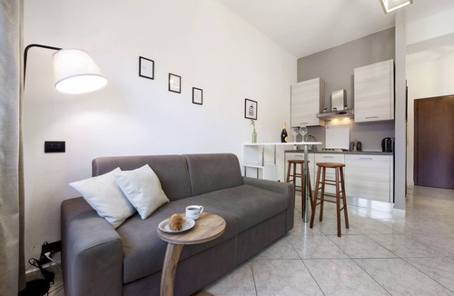 Valbrona Apartment | Apartment 'Stella On Lake Como' with Lake View, Wi-Fi and Air Conditioning