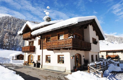 Valtellina Apartment | Apartment 'Terra Chalet Martina' with Mountain View, Garden & Wi-Fi