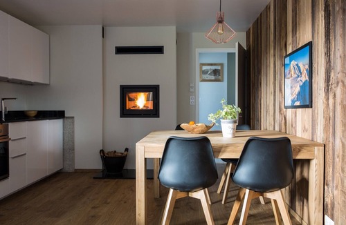 Chamonix City Centre Apartment | Apartment with Lovely Terrace near Lift Station