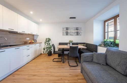 Laces Apartment | Apartment 'Wohnung Morgenduft Schnalserhof' with Mountain View, Shared Terrace and Wi-Fi